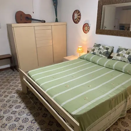 Happy House Apartment *