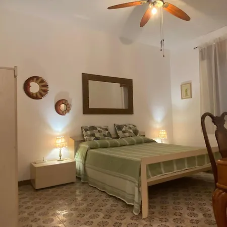 Happy Rock Apartment *